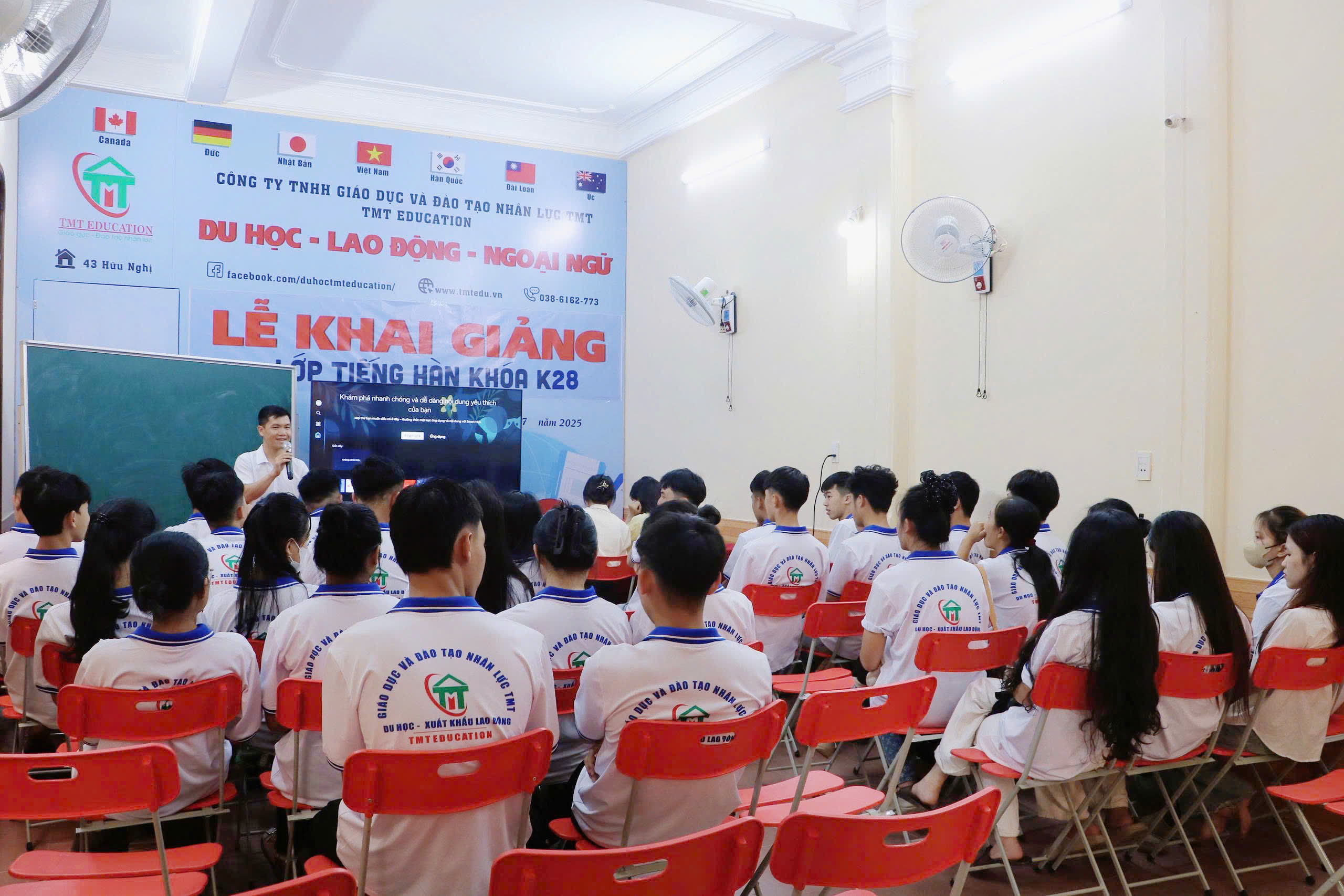 z7437088052717 a261d6c4252c2a5dbb1e63082b3ab4b3