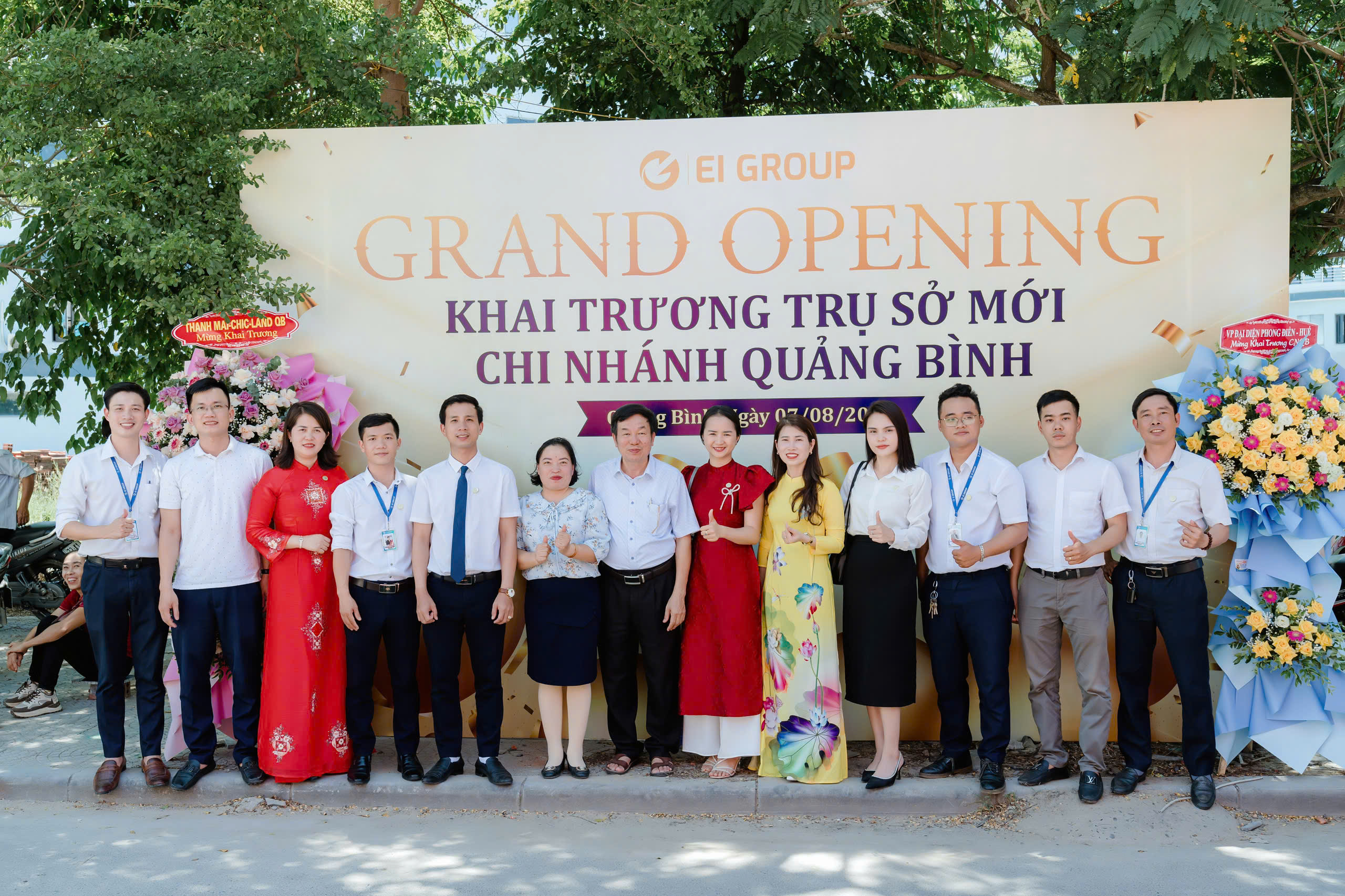 khai trương