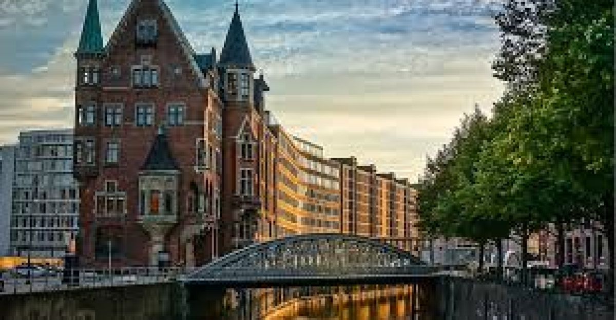 Bang Hamburg - một phần cảnh đẹp b&igrave;nh y&ecirc;n của nước Đức