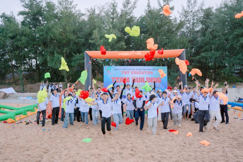 Team Building C&ocirc;ng Ty TMT: M&ugrave;a H&egrave; Gắn Kết - Ch&aacute;y Hết M&igrave;nh!