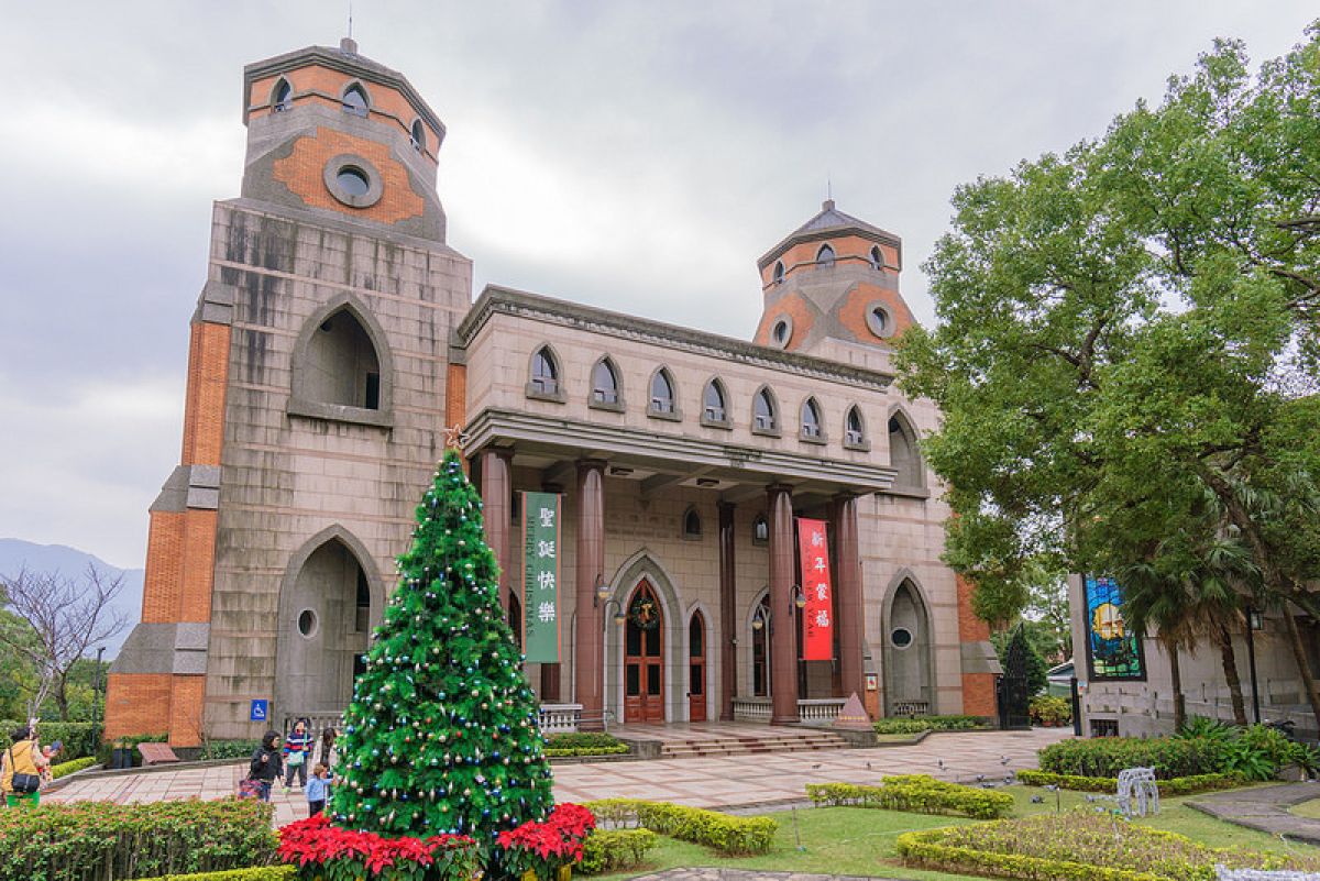 Trường Đại học Ch&acirc;n L&yacute;